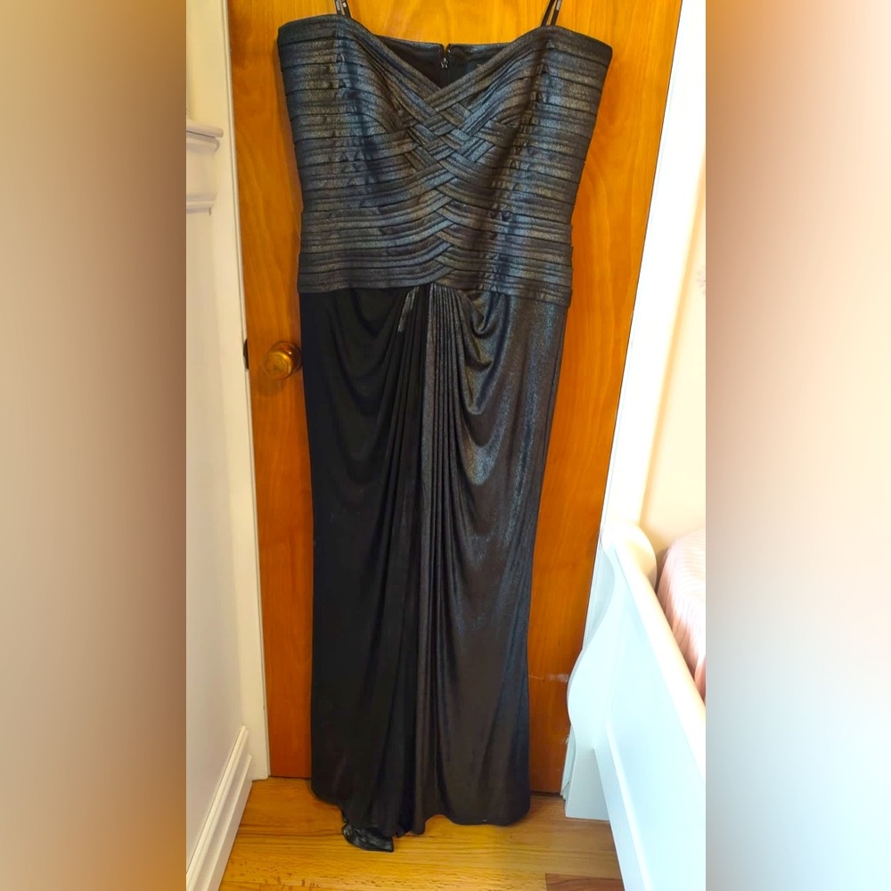 Tadashi Shoji Size XL Black and Silver Dress